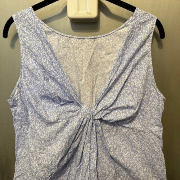 Retro Printed twist-back dress, blue and white digital graphic print Shift Dress - Picture 10 of 16